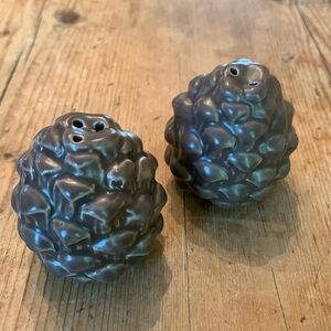NWOT Mini pinecone salt and pepper shakers